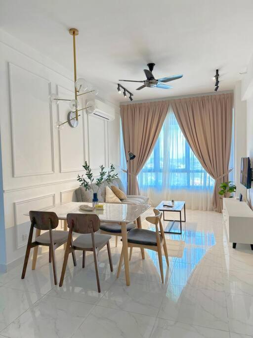 Netflix Two Bedroom Troika Kota Bharu Homestay 118 Buitenkant foto