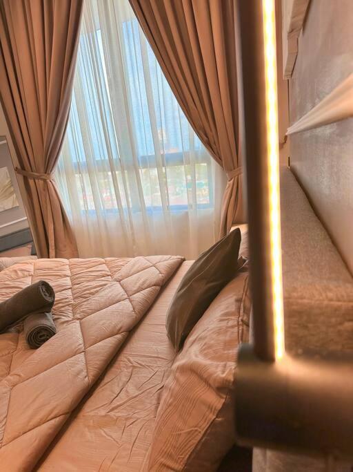 Netflix Two Bedroom Troika Kota Bharu Homestay 118 Buitenkant foto
